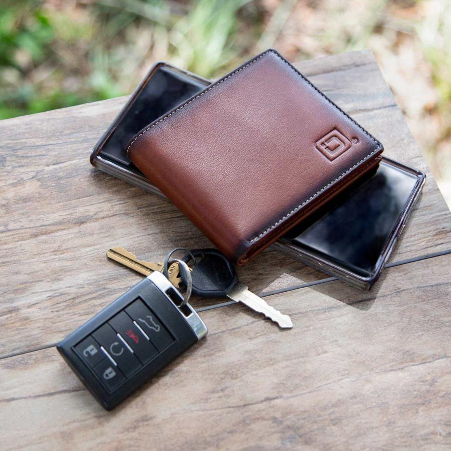 Men's RFID bifold leather wallet with 10 card slots and ID window